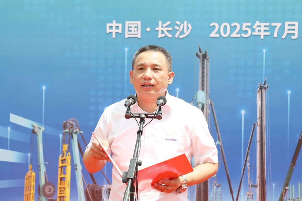 “破紀(jì)錄王者”再出征！山河智能SWDM800旋挖鉆機(jī)成功交機(jī)